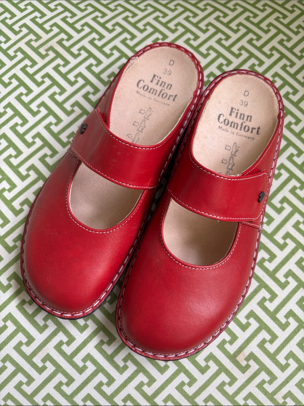 Like New Finn Comfort Red Leather Mary Jane Clog Mule Size EU 39